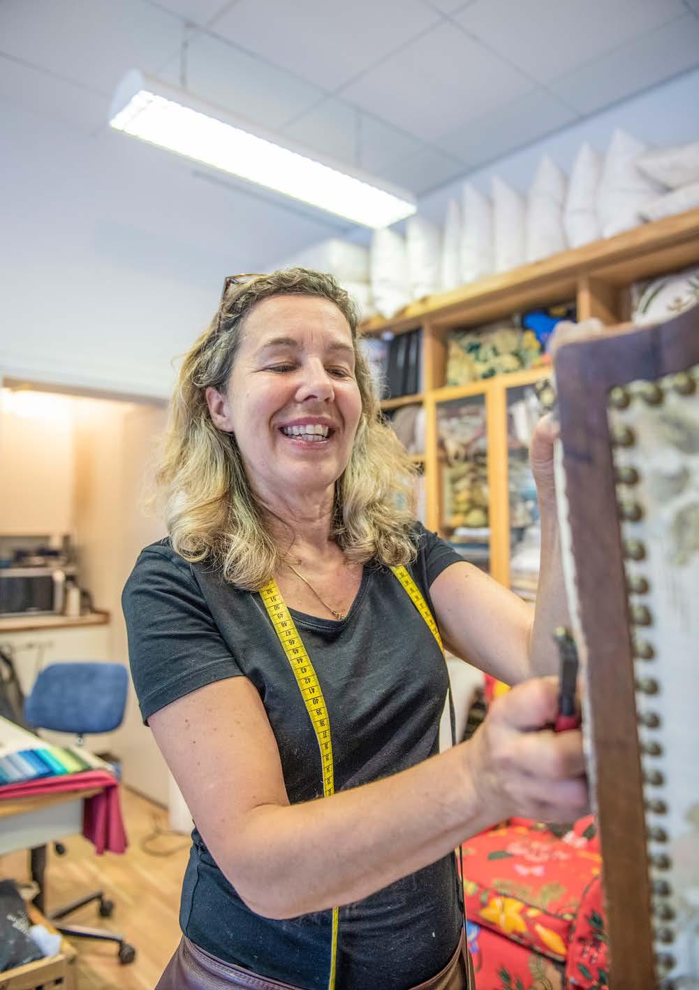 Namn: Åsa Wijkmark Yrke: Tapetserare Det bästa med Huddinge: Jag har fått massor