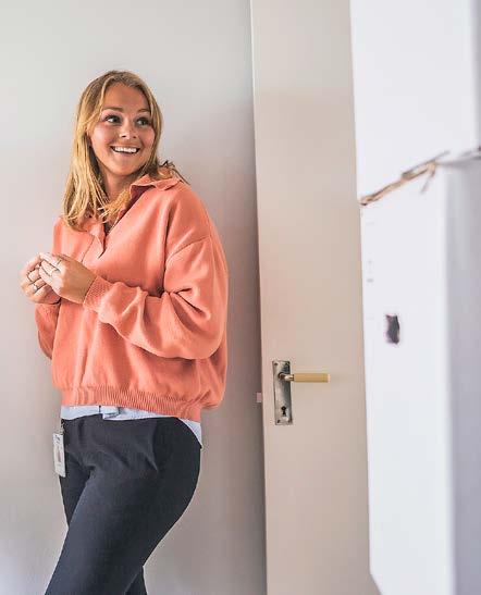 På bara någon timme är allt uppburet. Melat ska få hjälp att packa upp och komma i ordning, för att sedan få sova en första natt i sitt nygamla hem.
