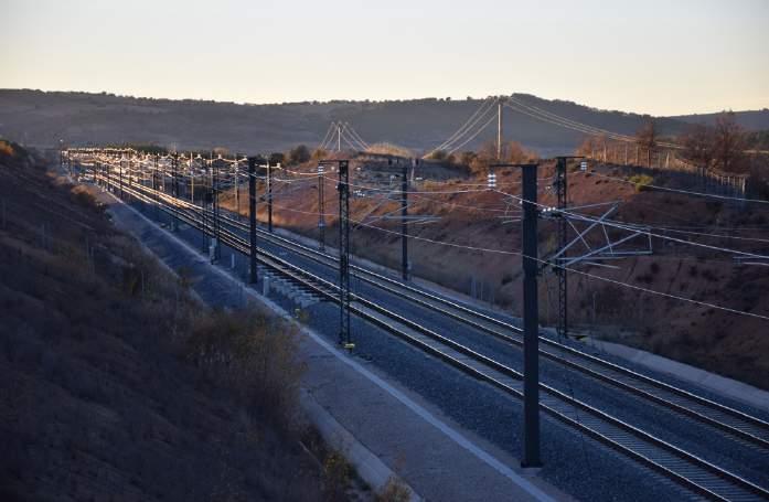 Sammanfattning Trafikverket har fått i uppdrag av regeringen att planera för en utbyggnad av höghastighetsjärnväg mellan Stockholm-Göteborg och Stockholm-Malmö.