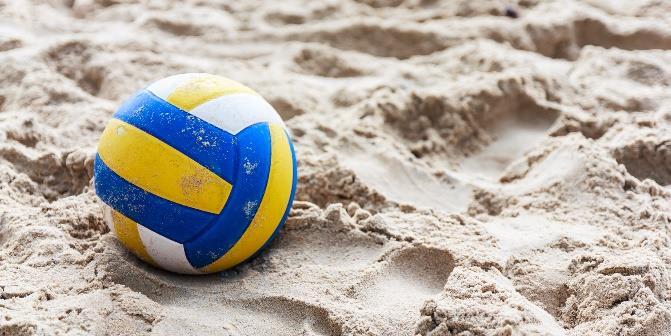 Beachvolleyboll Kom och spela med Aktiv Ungdom Öckerö på beachvolleyplanen vid Hjälviks badplats.