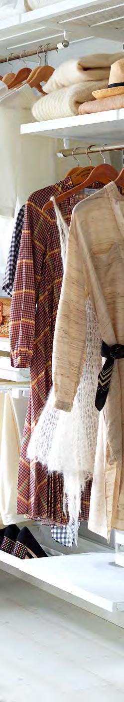 VARFÖR DÉCOR? Décor är garderobsinredningen som kombinerar funktion och flexibilitet med lyxiga trädetaljer, på ett nytt sätt.