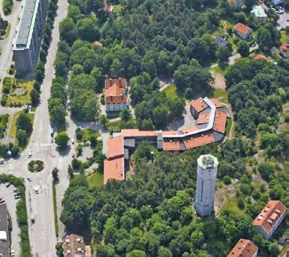 Katolska skolan Katolska Skolan är placerad i anslutning till naturmark med stora nivåskillnader vid Danska vägen.