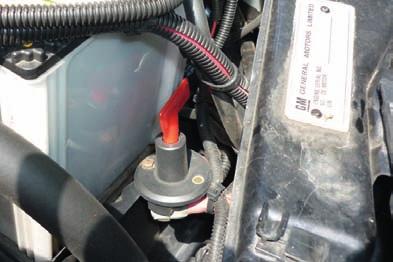 12. Place control box on top of centre pan of bull bar with socket for hand controller facing outwards from vehicle.