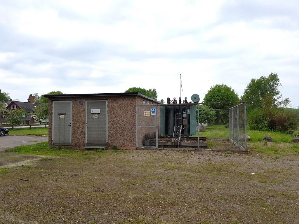 NULÄGE Pågående markanvändning På det planlagda markområdet för transformatorstation står i dagsläget en transformatorstation med tillhörande byggnad. Bild 4.