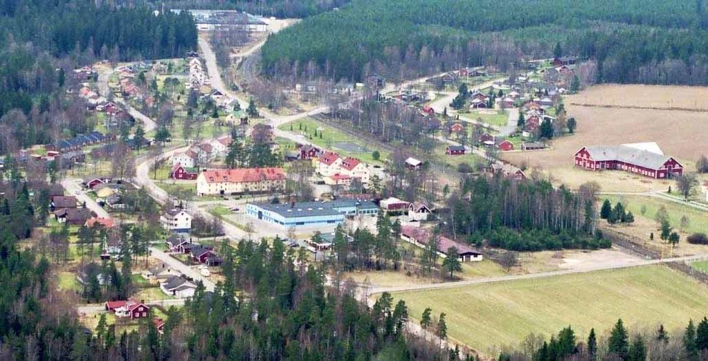 4(7) NULÄGESBESKRIVNING OMRÅDESFÖRUTSÄTTNINGAR Allmänt Tätorten har utvecklats kring järnvägen och träindustrierna.
