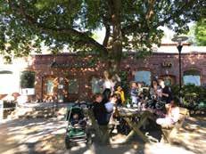 För unga 13 19 år Kungsträdgården kulturfestivalen.stockholm.se/was/ Nalle Clown har fjärilar i magen 15 augusti kl. 14.00 Humor, värme och clownens klassiska väska fylld med förundran!