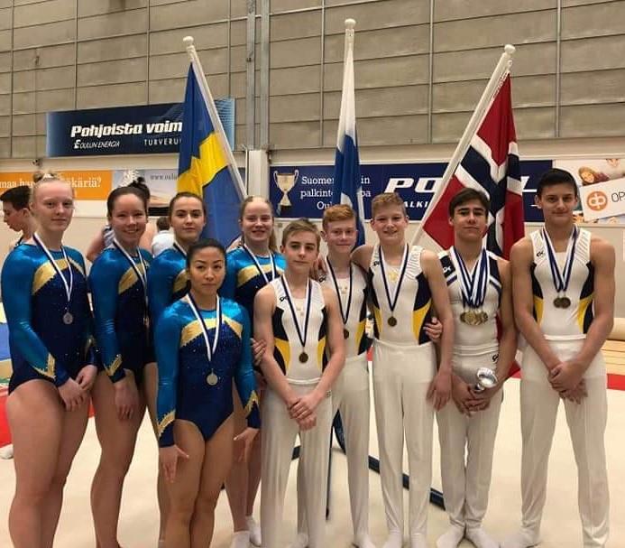 Det kvinnliga laget bestod av Anna Nilsson och Linnea Åberg från Älvsbygymnasterna, Vilma Nyberg från GK Norra Norden, Lova Falk