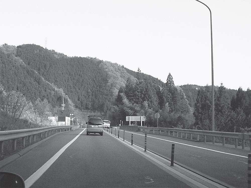 mötesfria motortrafikleder med 110 km/h ligger minskningen av DSS-kvoten mellan 56-58 %, för mötesfria landsvägar med 110 km/h på 39 % och för mötesfria landsvägar med hastighetsgränsen 90 km/h med