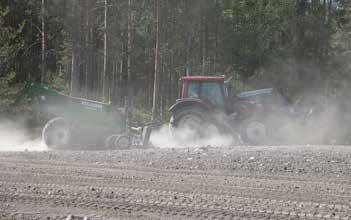 Lyfttrumman och drivningen av den är en enhet som lyfts tillsammans, vilket möjliggör plockning av upp till 50 cm stora