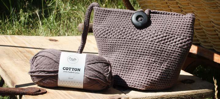 0013 VIRKAD VÄSKA I COTTON 8/9 Mönsterskapare: Anita Hellström Cotton 8/9 A127 200 g (2 nystan), Virknål 5 mm. INSTRUKTIONER : Virka fast för att få en stadig väska.