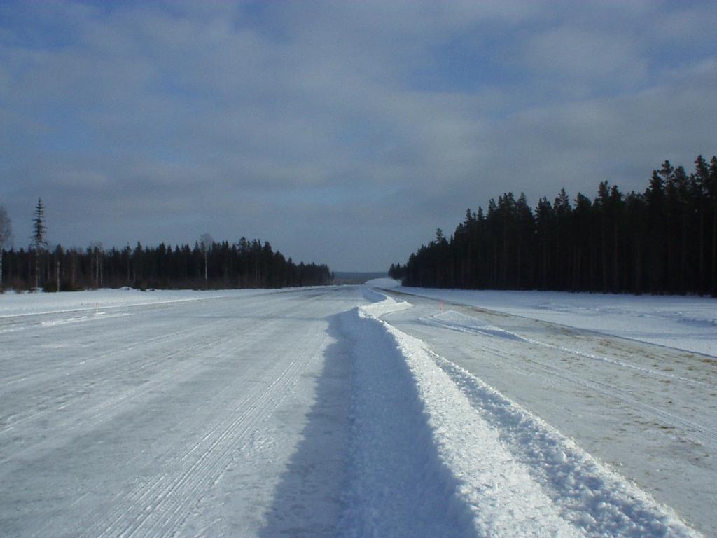 Under ett kraftigt snöfall som pågår under en längre tid, får man vara mycket observant på när exempelvis bankantljus börjar synas dåligt, skulle man inte hinna handskotta alla så måste man med