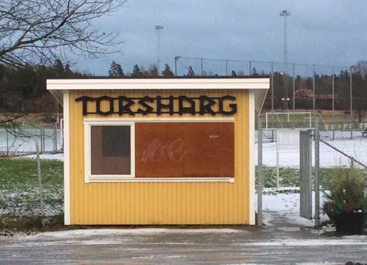 Entré till Torsharg från parkeringen.