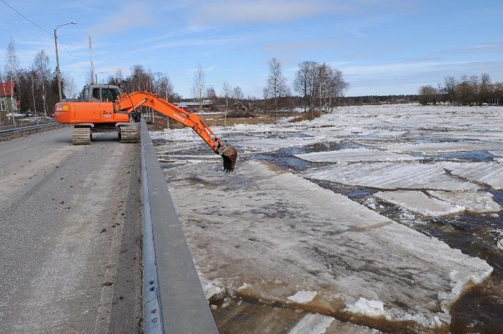 svämning som inträffar en gång på 5 år. Då började vattnet även okontrollerat rinna ut i Laihela ås bifurkationsområde och en byggnad måste evakueras. Trafikförbindelserna var av på flera ställen.