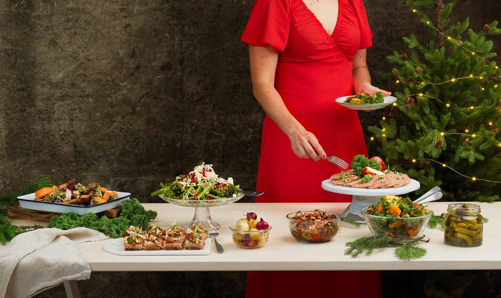 ROSTADE JORDÄRSKOCKOR & KALVSYLTA rullade i örter och valnötter, gräslök, morötter. BROCCOLINI, GRANATÄPPLEN, BÖNGRODAR, sesamfrön och enokisvampar.