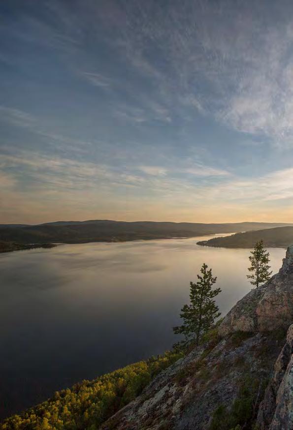 torrdass. Men framför allt finns här utsikten! Från toppen 240 meter över havet kan du i ett 360-gradigt perspektiv blicka ut över bland annat Ånger manälvens mynning, Högakustenbron och Storön.