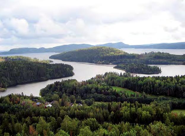 4ETAPP GAVIK LAPPUDDEN LÄNGD: 11,5 km SVÅRIGHETSGRAD: Lätt TID ATT GÅ: 3 timmar BOENDEN: Lappudden AVSTICKARE: Älgaberget, 200 meter från leden.