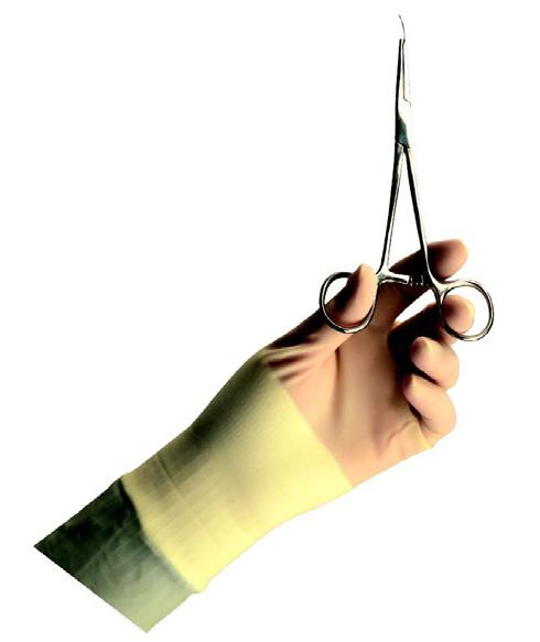 När operationshandskar har utsatts för kemisk påverkan, från t ex bencement, måste de bytas då