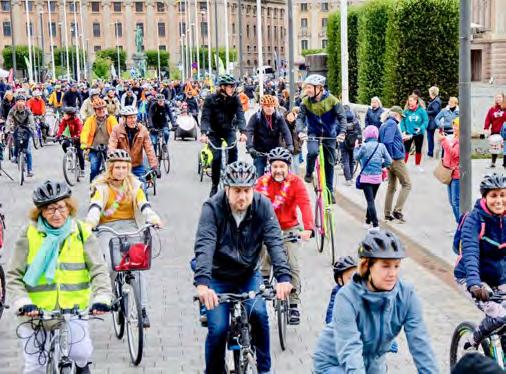 Våra egna cyklande volontärer och poliser på cykel säkrade turen och spärrade av annan trafik längst rutten.