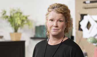 arderob enligt ritning KÖK Inredning Vitvaror SOVRUM Övrigt BADRUM olv Väggar Tak Tvättställ Spegelskåp Dusch Vitvaror Övrigt Släta, vita luckor och lådfronter Rostfria handtag