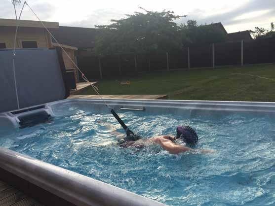 ActivePlus EP-12 har ett Dual swim jet system som skapar en motström, perfekt för familjer att njuta av tillsammans.