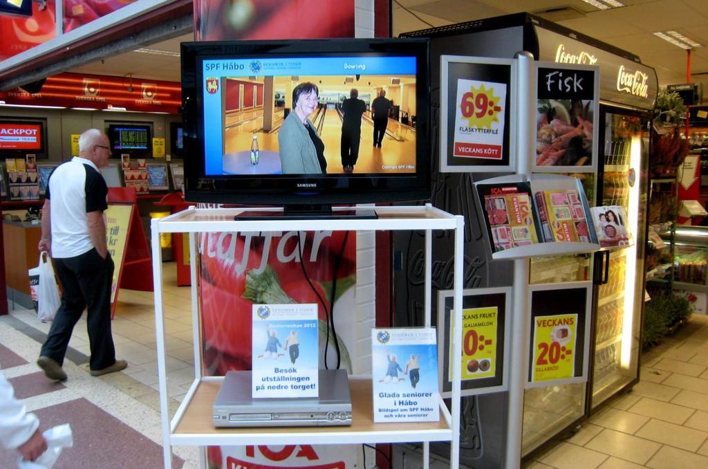 Det var äldreboendet och det var vård och omsorg som det skulle diskuteras om. Vi kontaktade vårdcentraler och läkare, bjöd in dessa för att komma och informera.