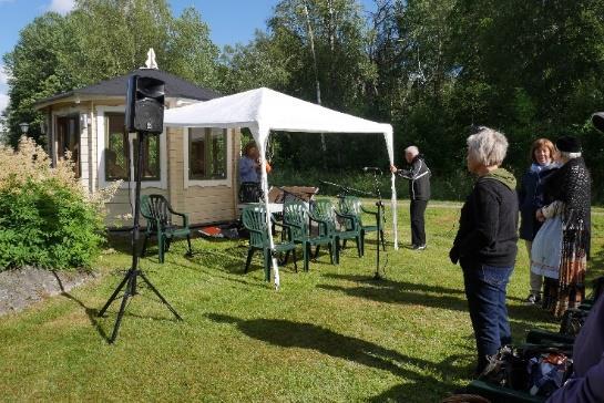 NYHETSBREV JULI 2019 ALGUTSBODA HEMBYGDSFÖRENING www.algutsbodahembygdsforening.se Mobergsafton i Påvelsmåla den 2 juli Den 2 juli startade vi upp hembygdsveckan för i år.
