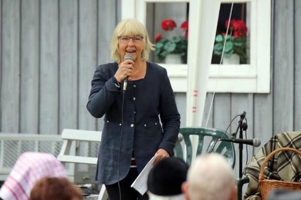 Mobergsafton i Algutsboda Hembygdspark den 9 juli Vädret såg ut att bli fint idag. Vi hoppades på uppehåll och att blåsten skulle avta.