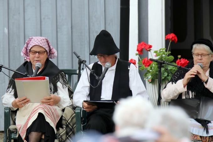 Man kunde höra många glada skratt bland publiken.