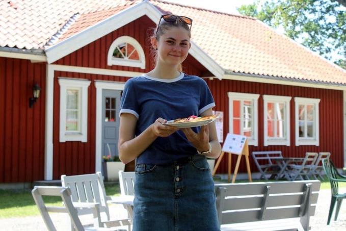 Pågående och kommande aktiviteter Elin serverar våfflor t o m den 14 augusti Våra utställningar är öppna t o m den