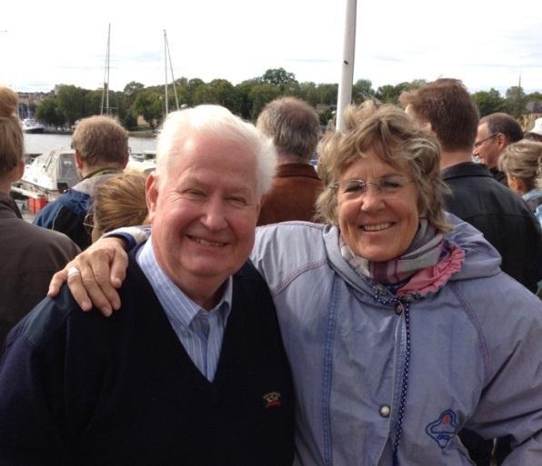 Till höger ser vi SDHF ordförande Nagamon Andersson föreläsa och dyka. (Foto Tor Helmstein) Tungdykning drar alltid intresserade åskådare.