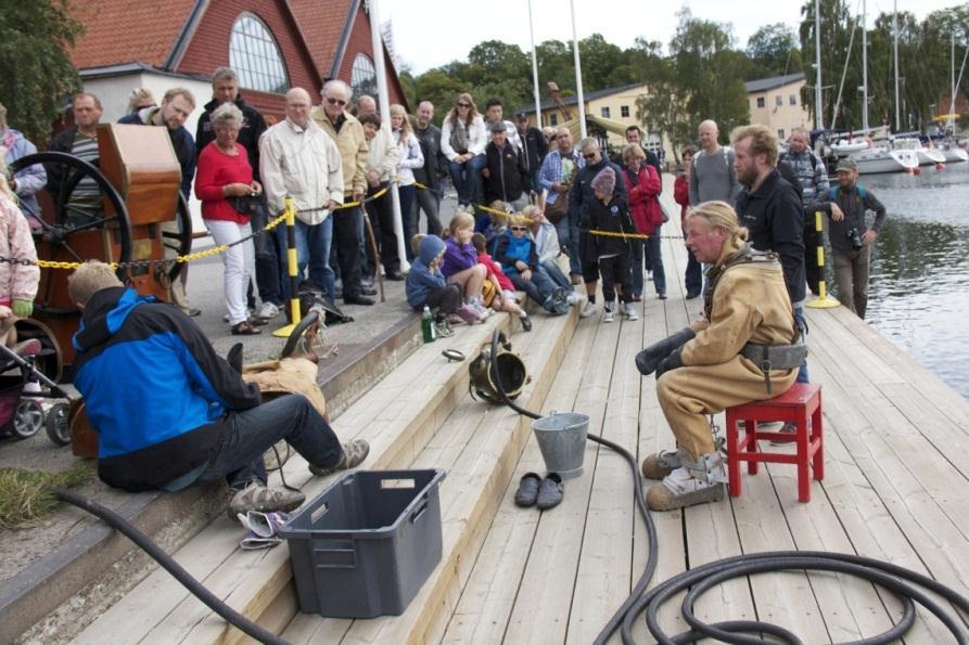1400 Initiativtagaren till projekt Ostindiefararen Götheborg, v ordf. i SDHF, Anders Wästfelt. Hur sportdykningen etablerades i Sverige. 1500 Marindykare Ove Jonsson: Dykningarna vid Vasabärgningen.