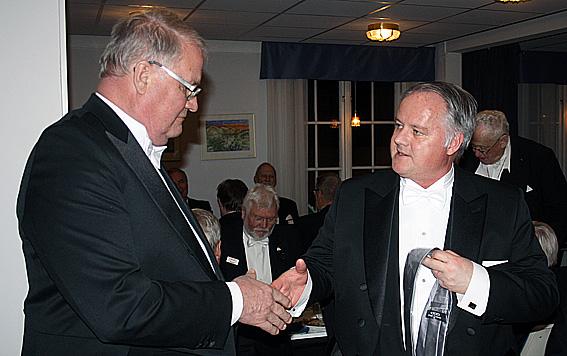 Mikaels fadder är Broder Georg Hellron och han verkade mäkta nöjd med att ha bidragit med ett välkommet tillskott till vår brödrakrets.