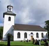 Takmålningarna från 1749 är sevärda. Här finns även en dopfunt från 1300-talet och en madonnabild från början av 1500-talet.
