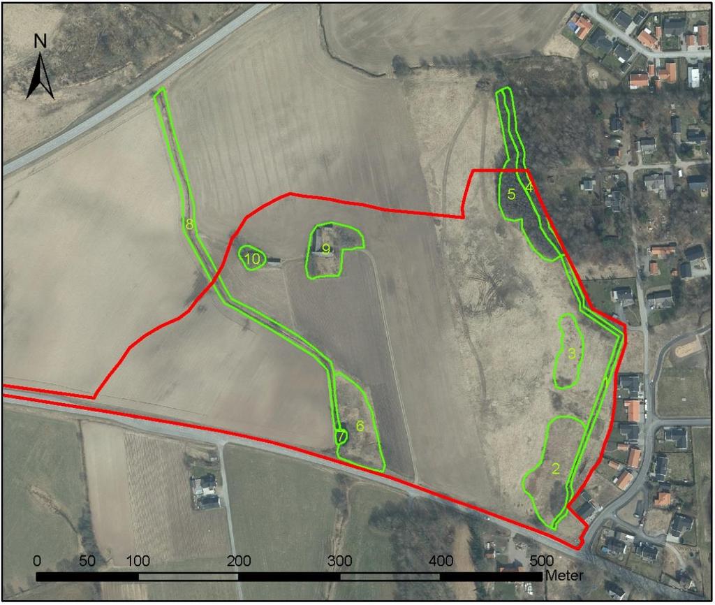 Figur 1. Karta över naturvärdesinventerat område med gränser för inventerat planområde (rött), utpekade naturvärdesobjekt (gult för klass 3 och grönt för klass 4).