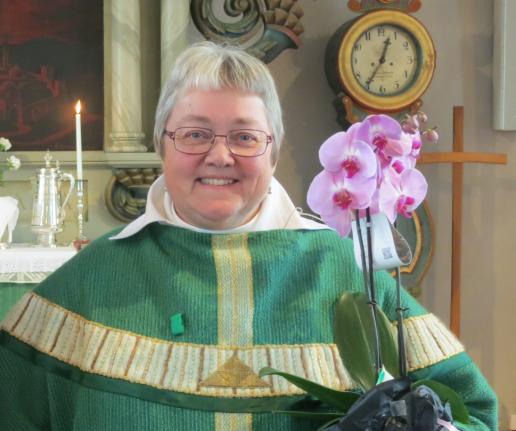 Nu är Anette på plats Som vi berättade om i förra församlingsbladet så har vi i början av 2014 kunnat välkomna en ny präst till vårt pastorat.