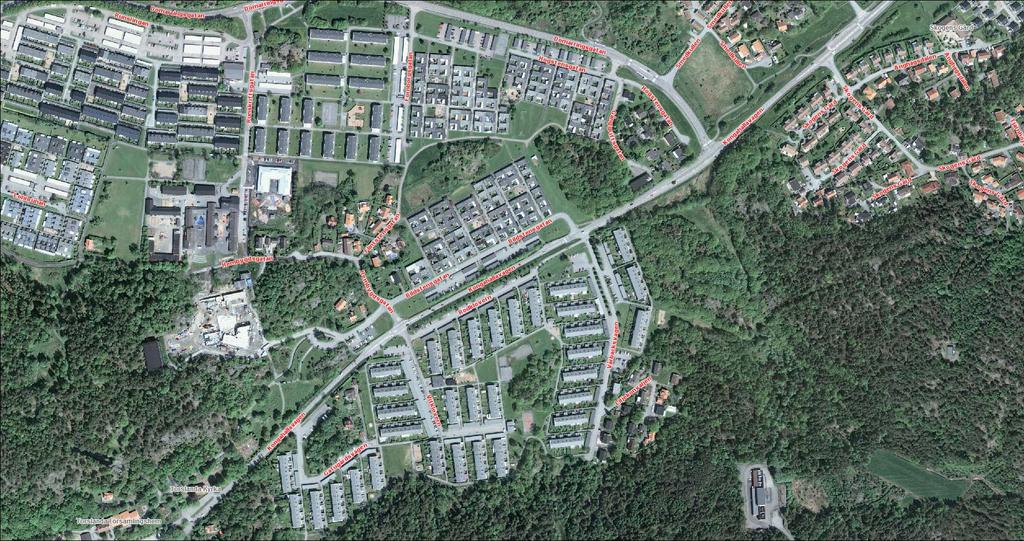 Bilaga 1 - orienteringsbild som visar planområdet (röd fi gur) och skogskullen (gul fi gur) Detta är en bilaga till park- och naturförvaltningens