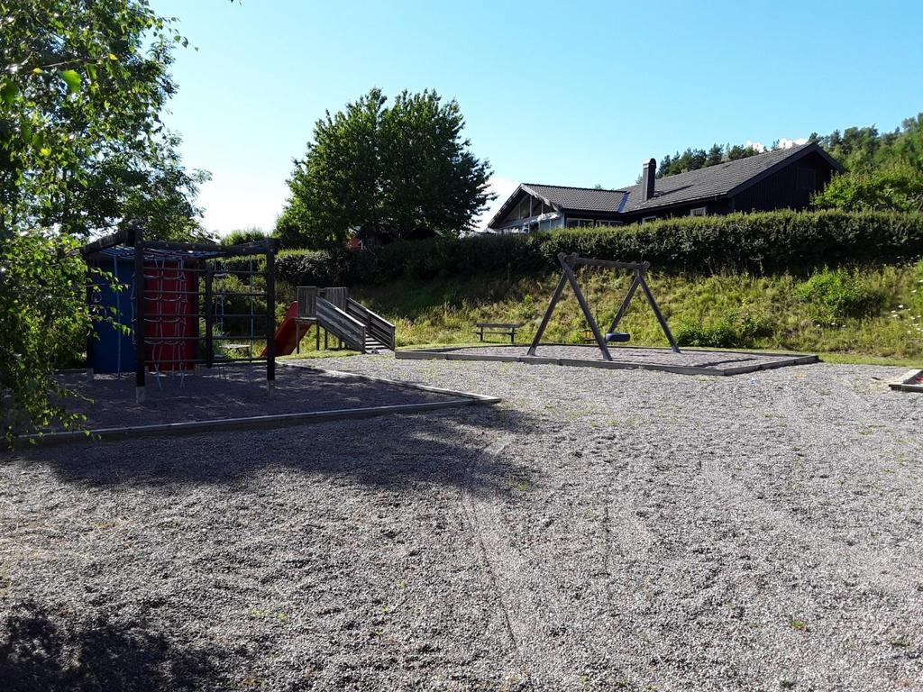 366LO Nämndemansvägens lekplats En liten och väldig lokal lekplats