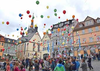 >> Nichtamtlicher Teil Seite 4 << Nachrichten und Tipps Kinder sind unschlagbar Aktionstag zum Tag der gewaltfreien Erziehung mit 250 Schülern in Pößneck Kinder sind unschlagbar.