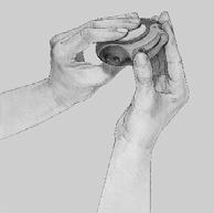 3. INHALERA: läs igenom denna punkt noggrant innan du inhalerar. - Håll Diskus från munnen. Andas ut lugnt och så djupt som känns bekvämt.
