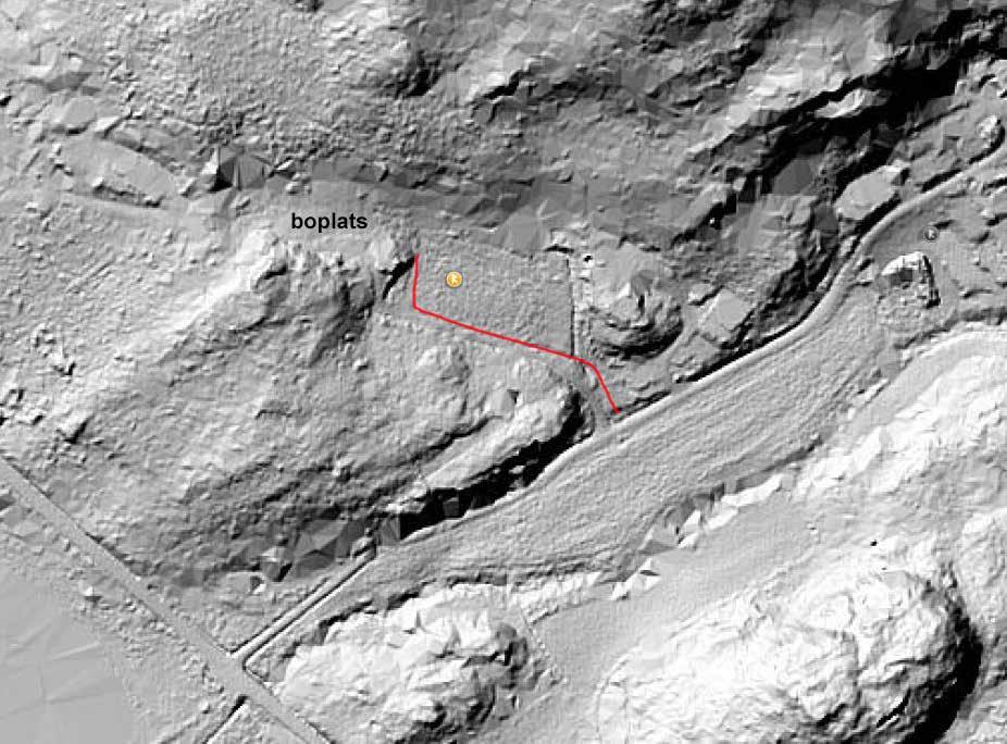 14 Bohusläns museum Rapport 2018:22 Figur 12. Terrängmodell av området Andorra med ledningsdragningen markerad.