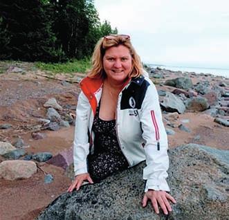 Erika Hansson, ny ordförande i Luleås skärgårdsförening Erika Hansson är en hemvändare, uppvuxen på Mjölkudden, och i familjens stuga på Fjuksön.