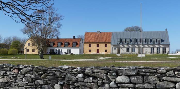 Naturen, kulturen, de långa sandstränderna och raukområdena lockar många besökare till Fårö. samlar föreningarna.