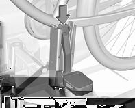 Om cykeln har raka pedalaxlar skruvar du pedalaxelenheten till sitt yttersta läge
