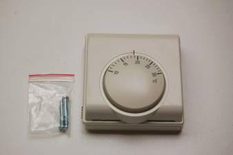rumstemperaturen uppnås Satsen kan, vid köp av extra solcell,(6 W - se längre ner), också användas som en självständig kylsats utan att använda en SolarVenti.
