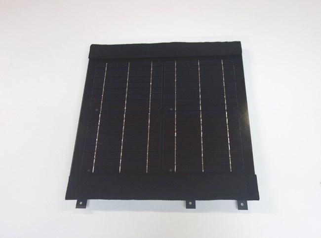 SOLCELLER INTEGRERADE I BAKSTYCKE Solcell 12 W För utbyte av solcell, som är integrerad i bakstycket av panelen i en SV14/SV20 slimline (5,5 cm tjocka