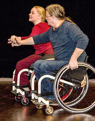 Övriga aktiviteter Fröken Julia i rullstol med Teater Kattma Under hösten har du chansen att se Teater Kattmas senaste föreställning på Dalheimers hus Fröken Julia i rullstol.