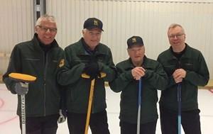 Måndag 26 februari Måndag - träning och internmatch. I internmatchen slog Studsvik Dynamo Kjell med 7-5 efter en jämn och rafflande match.