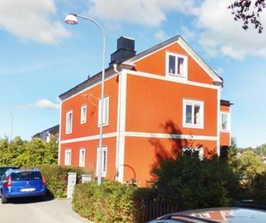 Figur 5 visar kortsidan på huset från. Uppgifter från hemtjänst Hemtjänsten gjorde flera besök varje dag för att hjälpa till med vardagliga sysslor.