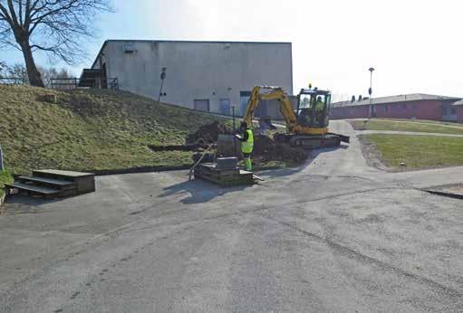 Bebyggelselämningar i Pilegården Figur 23. Schaktning och inmätning i norra delen av utredningsområde B (schakt 6). Karolina Kegel i bild. Foto mot söder.