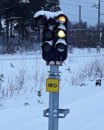 ställverket med att ställa signalerna till stopp. Lokföraren på tåg 11075 observerade detta och lyckades stanna tåget innan signal Hb 112 passerades.